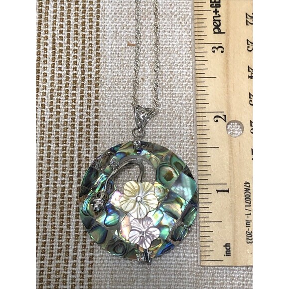 Flower Style Natural Handmade Abalone Shell Carved Shell Silver Necklace Pendant - Picture 13 of 14
